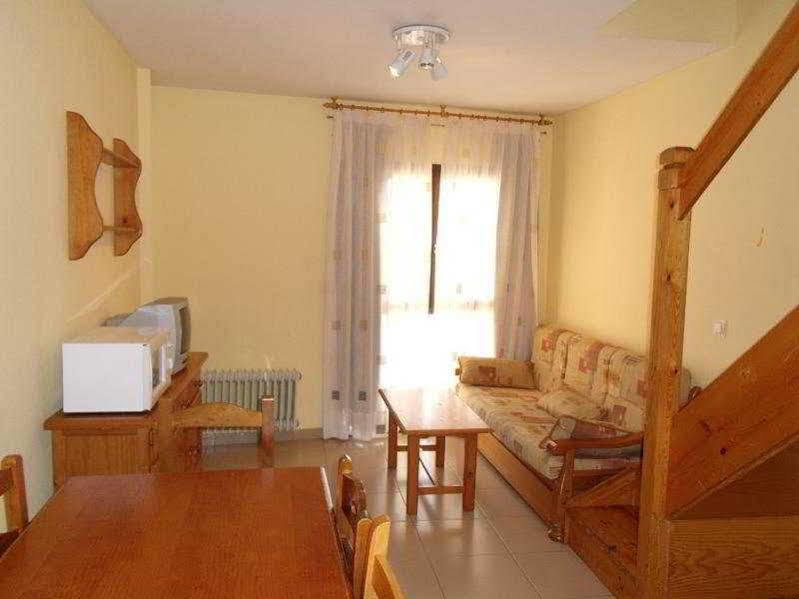 Apartamentos Cambras Jaca Kültér fotó